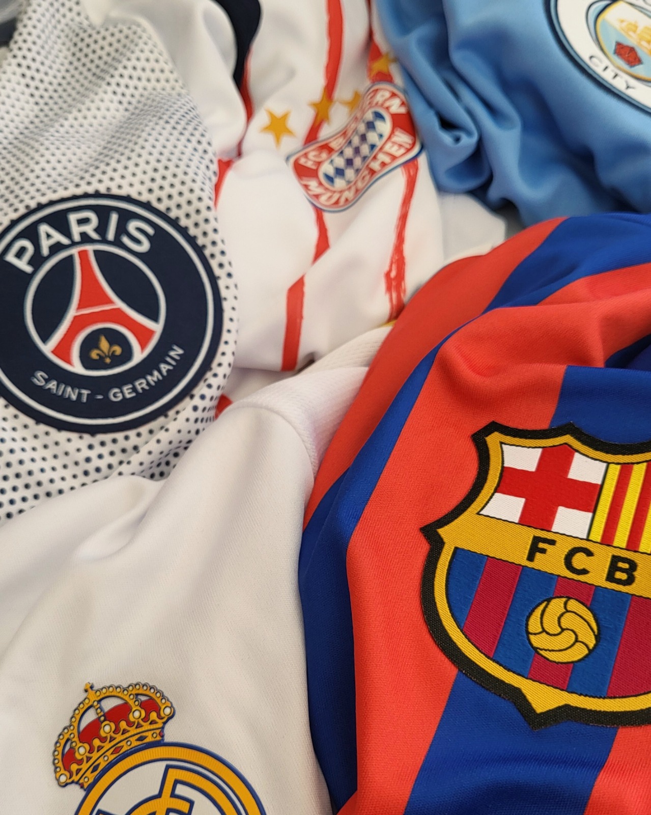 Camisetas licenciadas oficiais